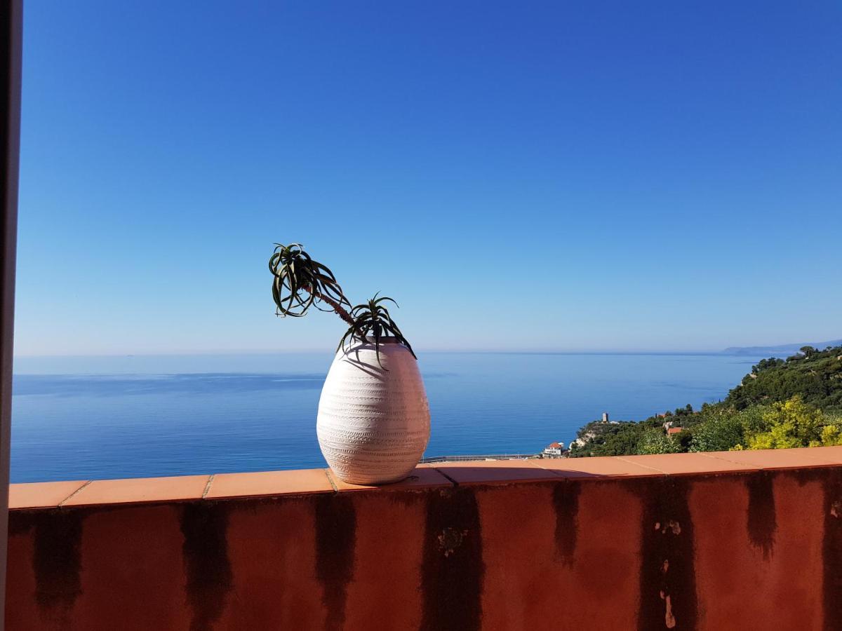 La Bouganvilla Charme & Relax Vista Mare Finale Ligure Luaran gambar